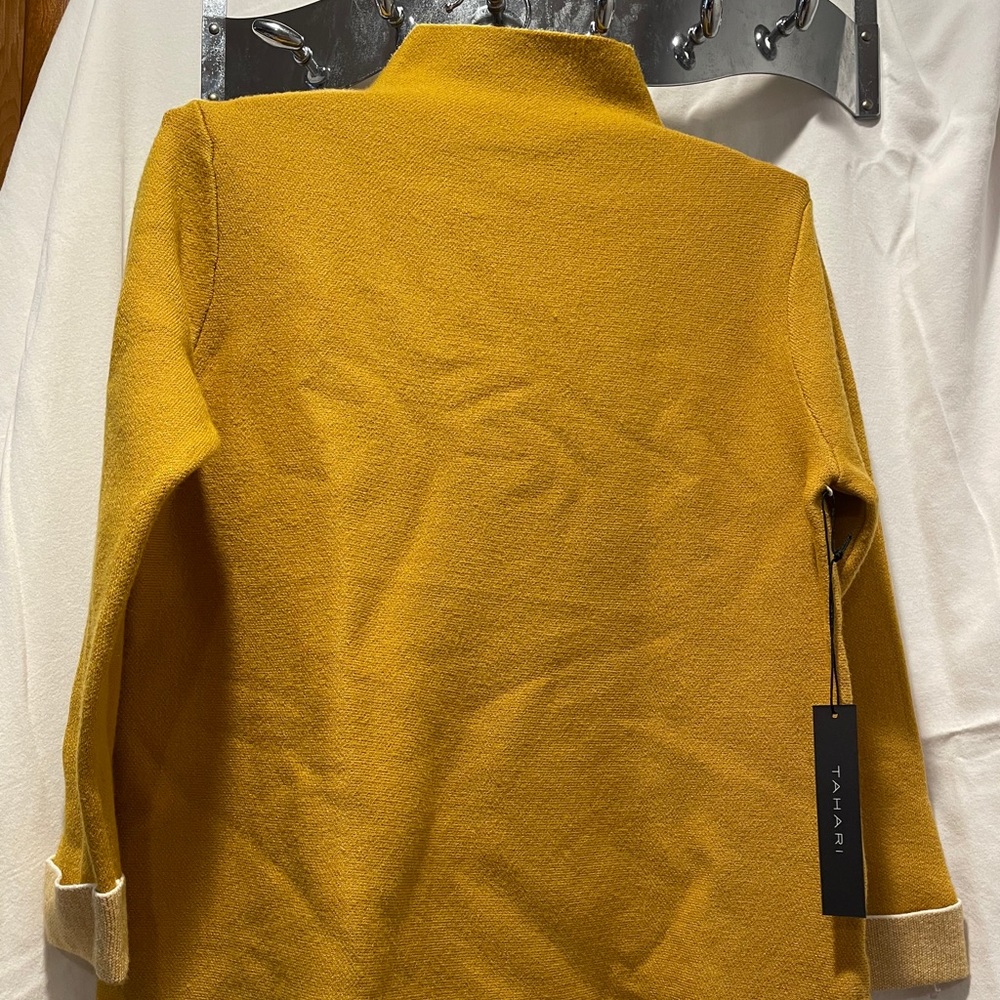 TAHARI high neck sweater